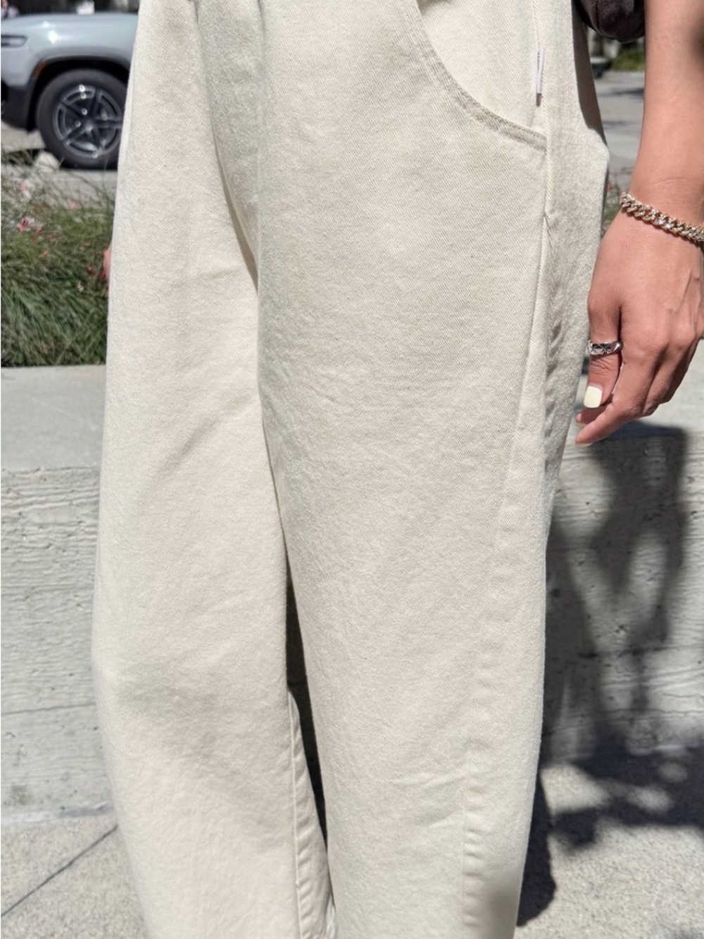 Le Bon Shoppe Arc Pants in Naturel - Picture 2 of 3